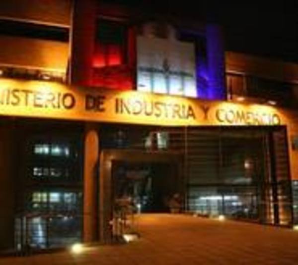 Contratados del MIC no poseen títulos académicos  - Paraguay.com