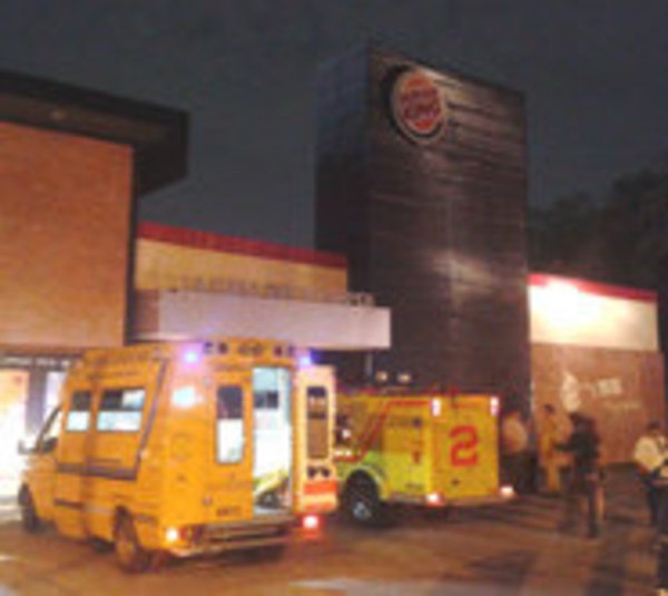 Principio de incendio en un local de Burger King - Paraguay.com