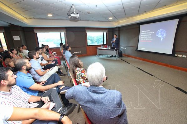 Creativos deben inclinar ideas al uso de la tecnología y la data