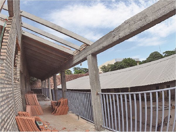 Desafío 2020: Clases arrancarán hoy con obras inconclusas y falta de útiles