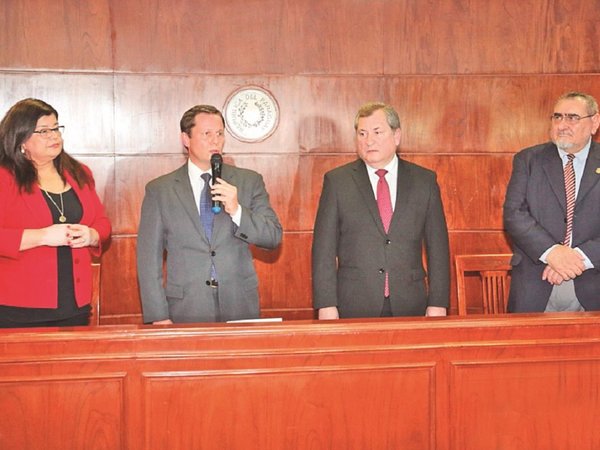 Nuevo titular de la Corte habló de presión política y mediática