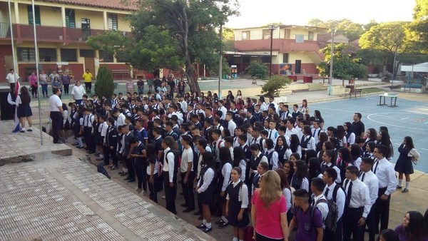 Precariedades y ausentismo docente por dengue, en el arranque del año lectivo 2020 - ADN Paraguayo
