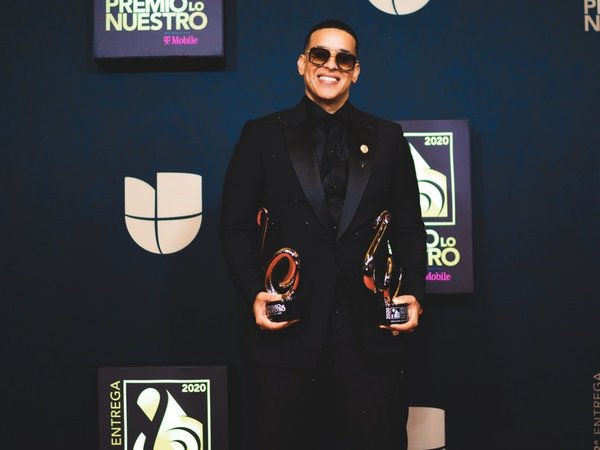 Daddy Yankee reina en Premio Lo Nuestro con siete trofeos