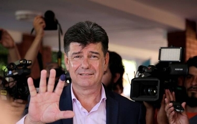 HOY / Plata de PLRA: Efraín daba 360 millones a tuiteros por palos a rivales y loas a él