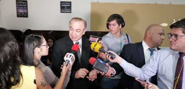 138 bachilleratos técnicos del país inician las clases con nuevos equipamientos informáticos » Ñanduti