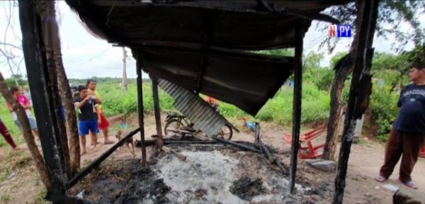 Rayo cae por una casa y casi mata el propietario | Noticias Paraguay