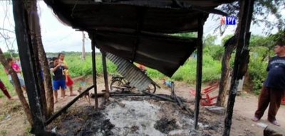 Rayo cae por una casa y casi mata al propietario | Noticias Paraguay
