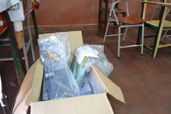 Misiones: clases se iniciaron en medio de faltantes de kits escolares en algunas instituciones - Nacionales - ABC Color