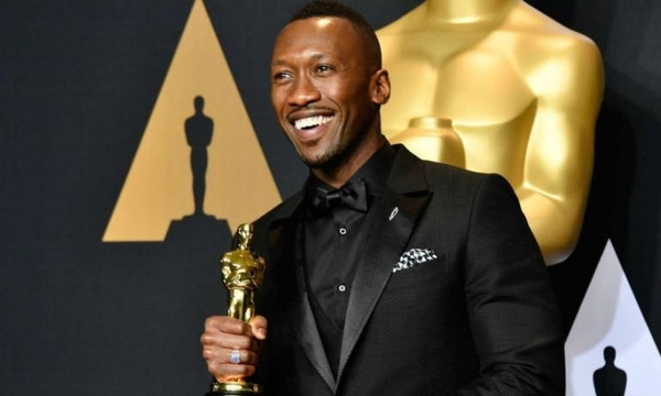 HOY / Mahershala Ali protagonizará para Apple TV+ la cinta "Swan Song"