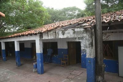 Inicio de clases: escuelas sin agua ni energía y con peligro de derrumbe - Nacionales - ABC Color