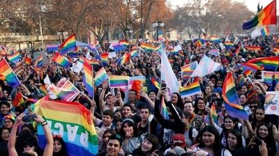HOY / Chile da paso "histórico" hacia la aprobación del matrimonio igualitario