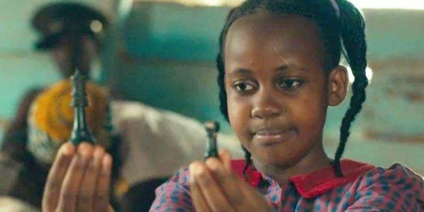 HOY / Muere a los 15 años Nikita Walingwa, actriz de Disney en "La reina de Katwe"