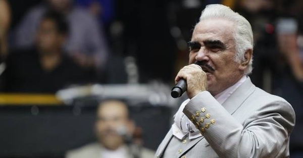 HOY / Vicente Fernández cumple 80 años con amor a sus raíces y a su público