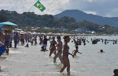 Afirman que playas de Florianópolis están contaminadas