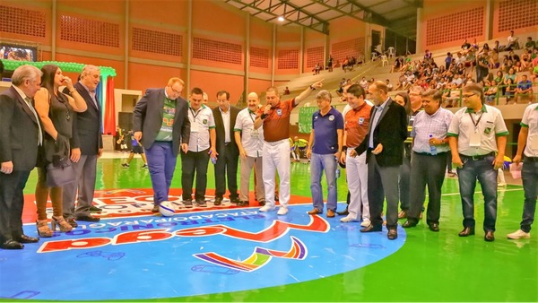 Paranaense golea a Brasil en inauguración del polideportivo de Ciudad del Este