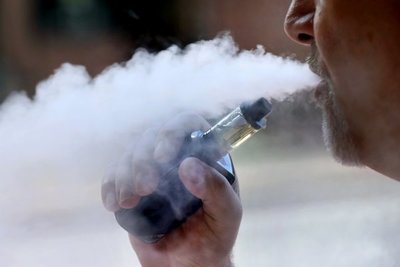¿Con cáncer por vapear? Internan de urgencia a joven en CDE
