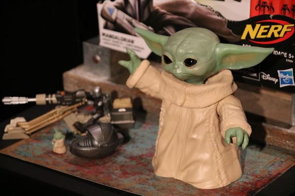 Baby Yoda, el fenómeno de Star Wars, ya tiene juguetes y productos oficiales - Espectáculos - ABC Color