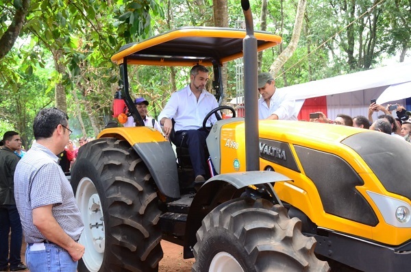 Miles de agricultores tendrán mayor productividad e ingresos con nuevas maquinarias