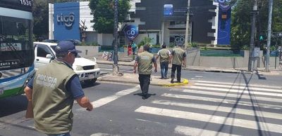 Notifican a limpiavidrios y cuidacoches que tienen prohibido operar en Asunción - Nacionales - ABC Color