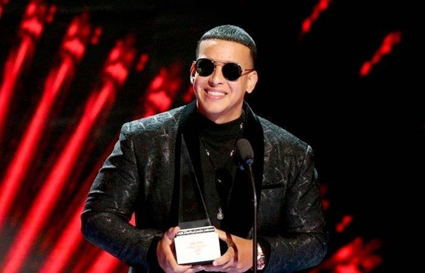 HOY / Daddy Yankee reina en Premio Lo Nuestro con siete trofeos