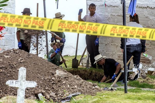 Exhuman 54 cuerpos de posibles víctimas de ejecuciones en Colombia - Mundo - ABC Color