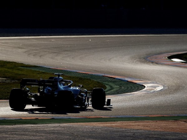 Bottas y Hamilton lideran la última jornada de test en Montmeló