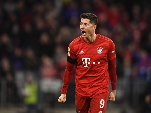 Lewandowski sujeta al Bayern
