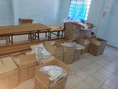Unepy reporta problemas en la distribución de kits escolares