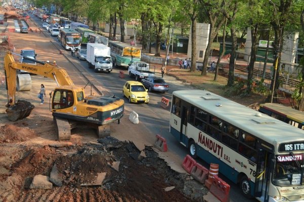 El embrollo del Metrobús estalla al nuevo Gobierno en sus primeros días » Ñanduti