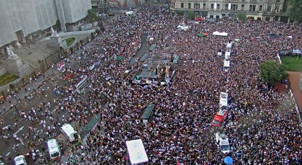 Tras la multitudinaria marcha para pedir justicia por Fernando Báez Sosa, los ocho rugbiers serán indagados » Ñanduti