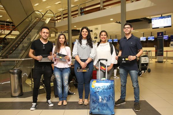 Horacio Cartes entrega becas