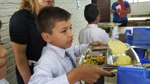 Gobernación de Central activa el Servicio de Almuerzo Escolar - Informate Paraguay