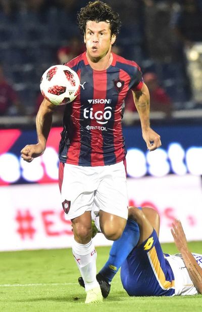 Atrás y  ataque, obligadas restas - Deportes - ABC Color
