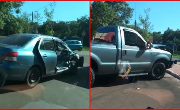 Triple choque en Área 1 deja una mujer lesionada