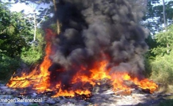 Quema de basuras terminó incinerando vehículos en Puesto Policial