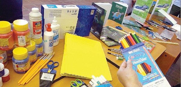 Villarrica: Kits escolares llegan incompletos | Noticias Paraguay