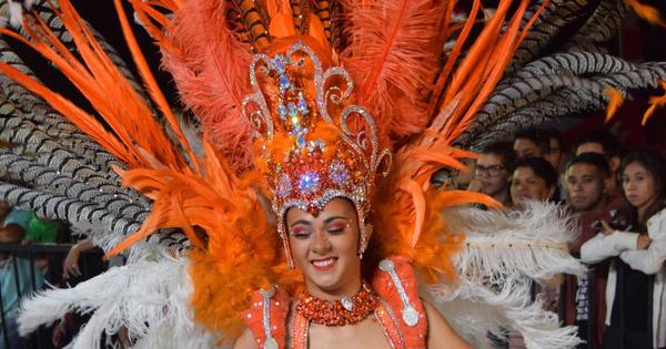 Con mucha fiesta y color, carnaval de Luque volvió tras casi 20 años