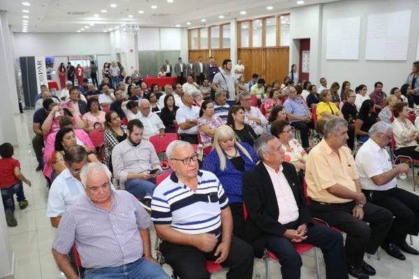 HOY / Darío Quiñónez, Presidente de la Coop. 30 de Agosto y Anahí Soto, sobre el aniversario de la entidad y la celebración del Día De La Mujer