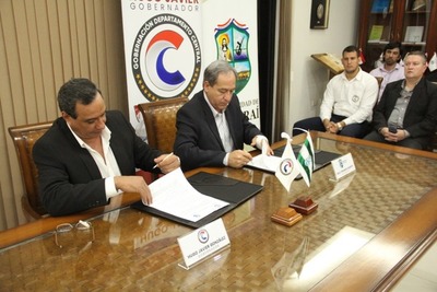 Gobernación de Central y Municipio de Ypacarai suscribieron convenio de cooperación - Informate Paraguay