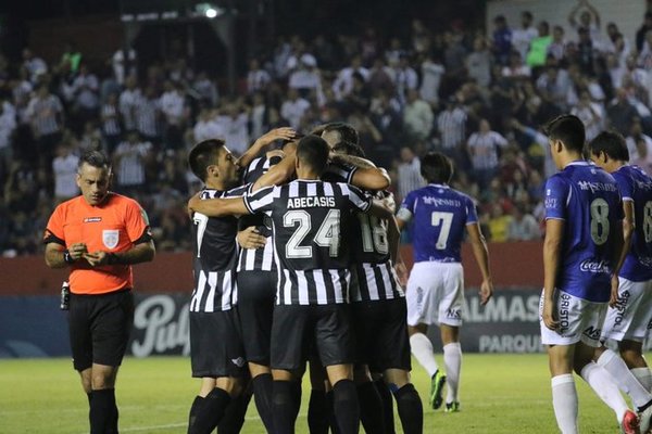 Libertad se impuso a Sol de América y se aferra a la cima » Ñanduti
