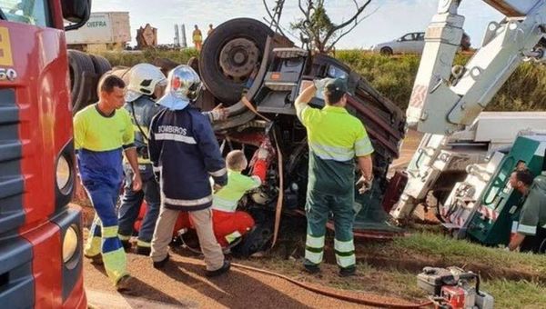 Paraguayo protagoniza violento vuelco en Brasil - ABC en el Este - ABC Color