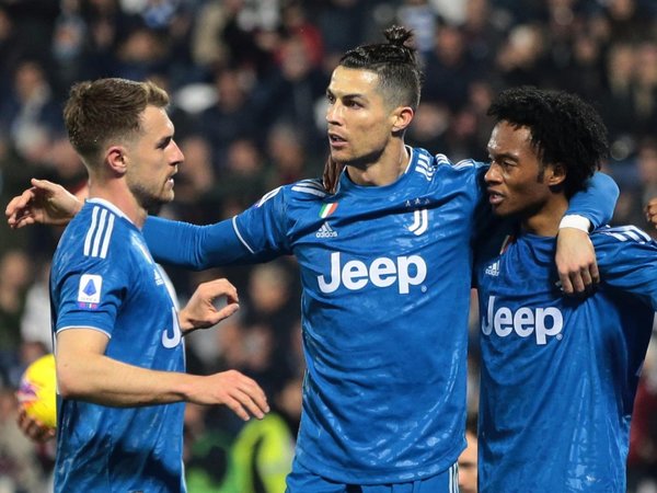 Cristiano sigue en racha y afianza el liderato de Juventus