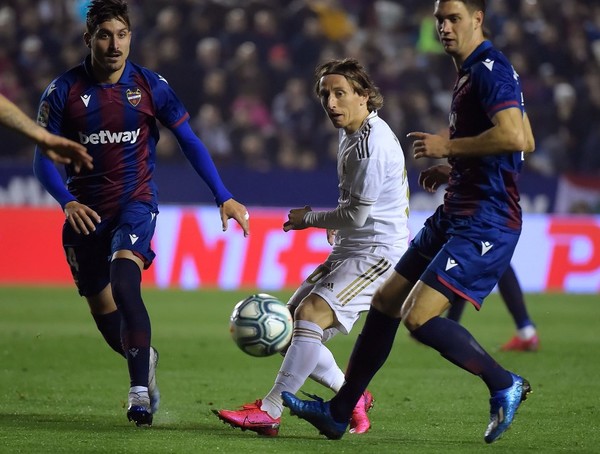 Real Madrid cede la punta y se viene el clásico