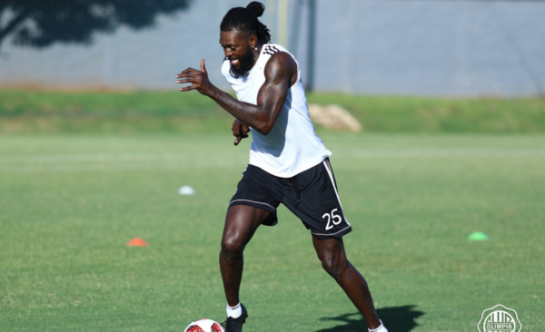 HOY / Adebayor, de cara a su primera experiencia en el campeonato