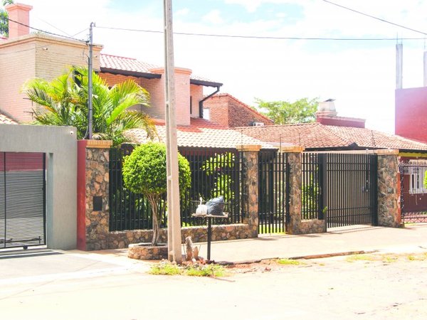 Así es la casa del "chofer de oro" de Nicanor en Yacyretá