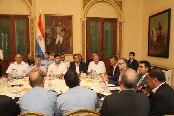 El Gobernador de Central se reunió con el Comité de Emergencia Nacional - Informate Paraguay