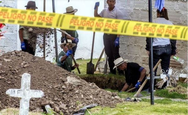Exhuman 54 cuerpos de posibles víctimas de ejecuciones en Colombia