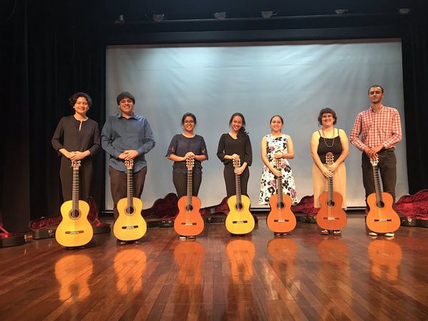 El Banco de Guitarras Pu Rory beneficia a jóvenes paraguayos
