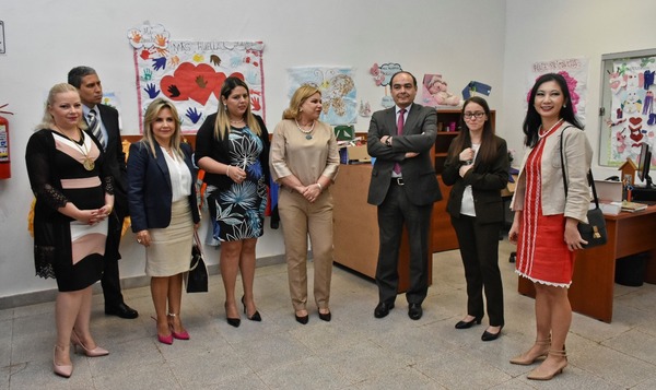 Autoridades visitan el Centro Ciudad Mujer para brindar apoyo y visibilizar su labor | .::Agencia IP::.