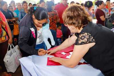 MDS inicia entrega de transferencias monetarias a familias de tres departamentos | .::Agencia IP::.